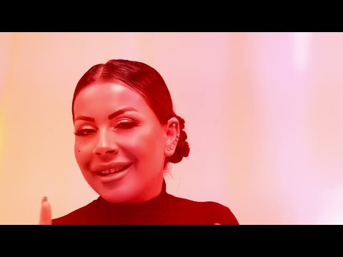 GIUSY ATTANASIO - SCENGO DA COPPE E QUARTIERE ( VIDEO UFFICIALE )