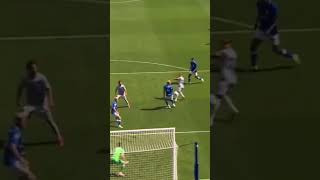 🤯 ¡EL GOL DE TACO DEL AÑO! #championship #football #england #futbol #shorts  #argentina