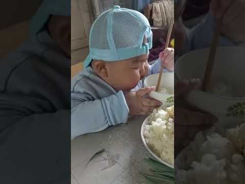Yummy 😋 #baby #cutefunnymoments #funnyclips #babyvideo #babylaughting #funnyvideos #funnyvideos