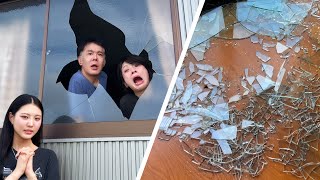 家の窓ガラスが全て割られました。父母兄と過酷な修復作業...破壊された