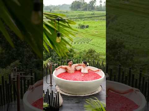 Wait for couple photos in bathtub @SuyashVlogs @SurajYashiShorts #couplephoto #bali