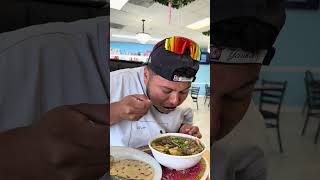 La mejor solución para un día de goma o resaca es la sopita dice Momito  #momo #sopa #resaca