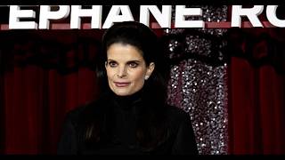 Athina Onassis strahlt bei seltenem Auftritt in roter Robe