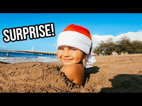 WHAT'S INSIDE? Opening Presents from Santa Claus. Christmas Day Family Special.