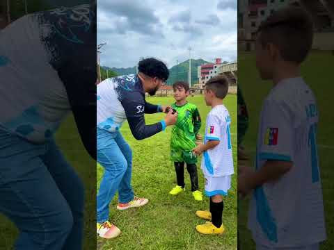 Quién es para ti el mejor Jugador de futbol? #futbol #messi #cristianoronaldo