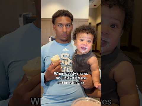 Don’t worry y’all, he eventually shared 😉 #baby #daddy #icecream