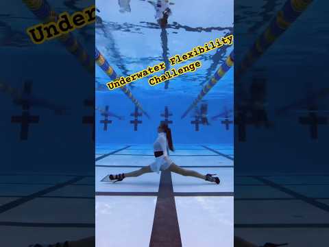 Underwater Flexibility challenge 🤸🏽 👠 #pool #flexibilitychallenge #underwater #split