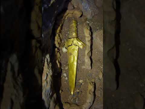 TREASURE HUNT / METAL DETECTOR FOUND GOLD DAGGER IN ANCIENT CAVE BETWEEN DEEP MOUNTAINS #shorts