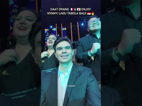 SAAT ORANG PRANCIS 🇫🇷 dan 🇯🇵 ENJOY NYANYI LAGU TABOLA 🇮🇩#pov #indonesia #pssiawards #viral #timnas