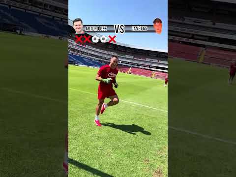 Hoy nos enfrentamos al crack de @-ARTURO- ⚽️🧤. Grandes goles y por supuesto grandes atajas. #shor