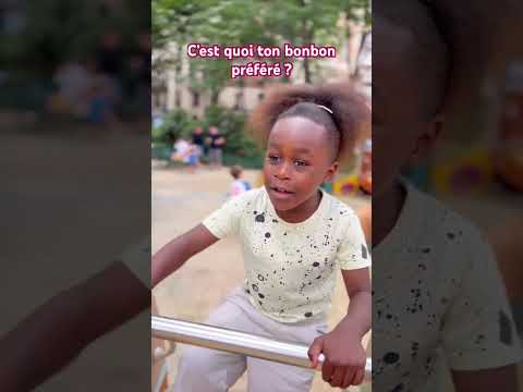 Mael au parc avec  papa et maman