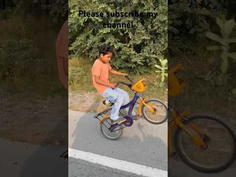 #bicycle #stunt #viralshort #cyclestunt #viralvideo #automobile #subscribe #shortfeed #like