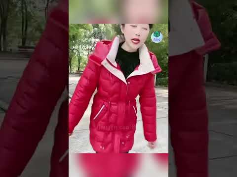 Cô gái tốt bụng lấy lại tiền cho người phụ nữ nhặt ve chai