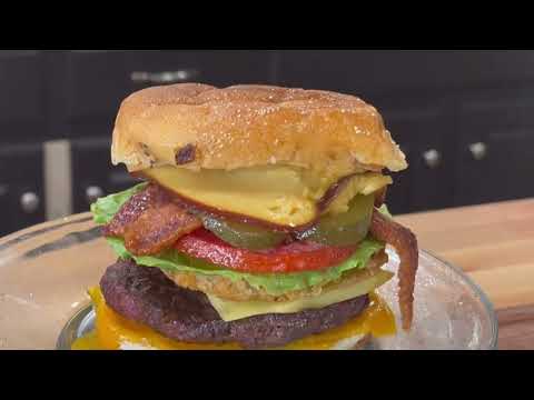 Fried Green Tomato and Gouda Cheeseburger: A Southern Twist on a Classic Burger