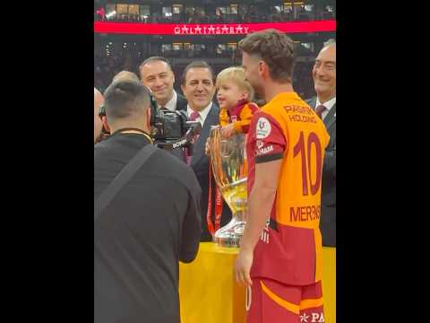 Ciro Mertens kupanın içine girip oturdu ! Yıllardır bu anı bekledik #ciro #ciromertens #mertens