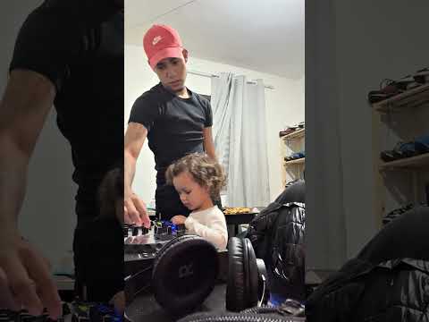У дочки музыка лучше чем у отца🤣