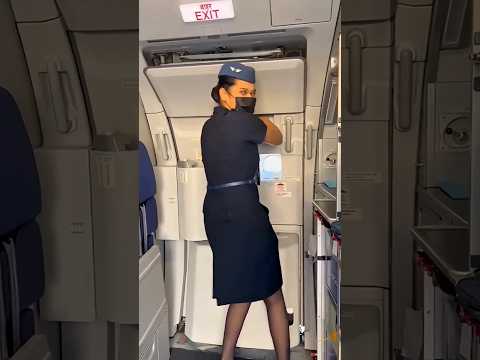 Why Are Airplane Doors Still Manual?