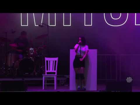 Mitski - Liquid Smooth (Live at Lollapalooza)