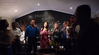 Hoang Nguyen & Friends -  Yeu Em "Too Mean" Dai Lau