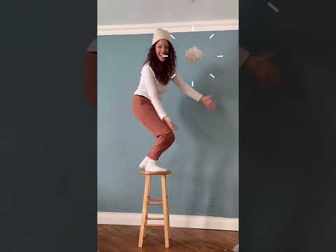 I turned an old TV into a hotel! 📺👀