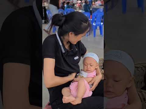 Breastfeeding baby ❤️ #breastfeeding #cute #baby #breastmilk #newborn #newbornbaby #cutebaby #shorts