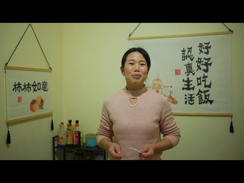 自己炸的油条金黄酥脆，泡着香辣豆腐菜吃真过瘾，吃美了 自己炸的油条金黄酥脆，泡着香辣豆腐菜吃真过瘾，吃美了#动手自己做美食 #记录真实生活