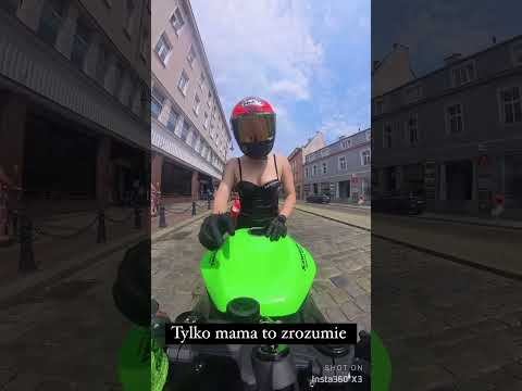 Motocyklisći pokazujący Szacunek Do Ludzi