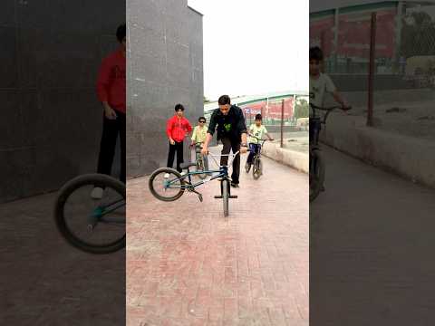 Kyu pura Hila Daala na😅 #ytshortsvideo #originalcontent #stunt #bmxcyclestunt #foryou #viralvideo