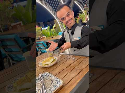 بقلاوة بالذهب بس من عنااا 😍😎😋 #dubai #food #اكسبلور #chef #مطاعم
