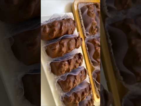 حلوة السنيكرز قمة فالبينة من قناة اليوتيوب حلويات البرايجية #like #food #اكسبلور #وصفات #shortvideo