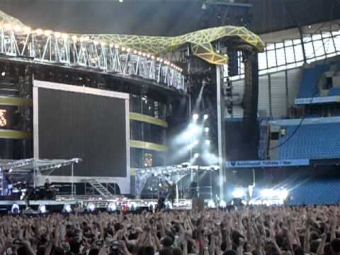 Progress Live 2011: Robbie Performs Let Me Entertain You At Manchester (3 June)