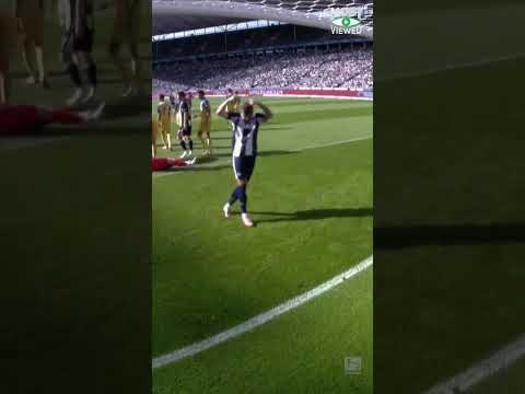 Hertha-Star Kownacki bricht plötzlich zusammen | #shorts