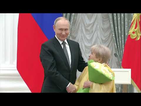 Путин наградил Поддубного, Пахмутову, Цискаридзе, Крутого, Баскова и Степашку