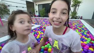 ÚLTIMO A SAIR DA PISCINA DE BOLINHA COM 5000 BOLINHAS, VENCE !!! COMPILAÇÃO