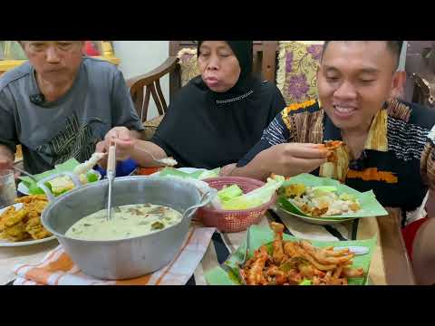 Ceker Ampela Mercon, Sayur Lodeh Biar Babeh Gak Seret, Bakwan Udang Belendrang