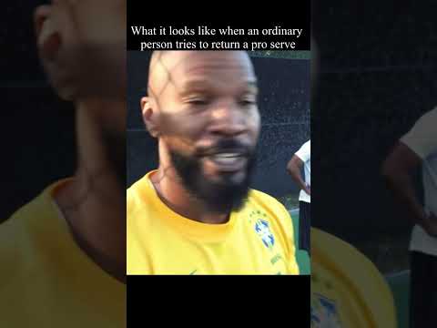 What it looks like when Jamie Foxx tries to return a pro serve