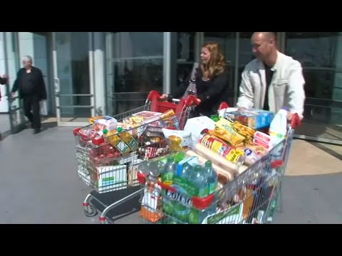 Deux familles, un seul toit, un équilibre fragile