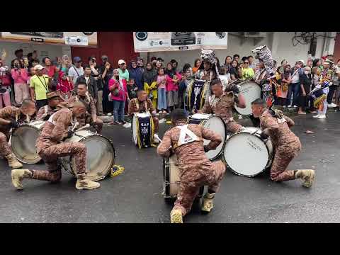 Atraksi Marching Band IPDN di Cap Go Meh 2025