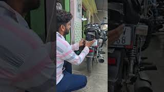 splendor bike brake light mom dad sticker install #naveenbikefeatures #automobile #no1naveenbike165