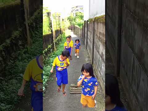 ASYIK AKU JAJAN ES KIKO