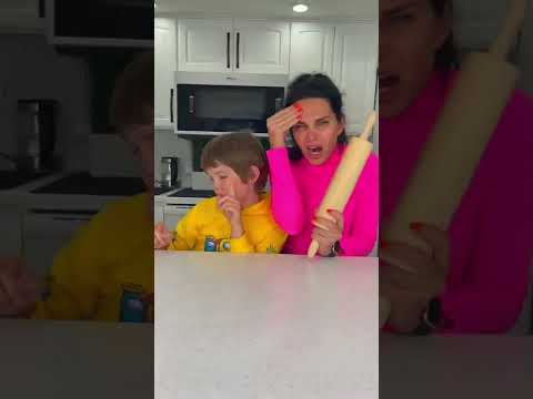 Funny Mom loves to sing 🤣😂 #shorts