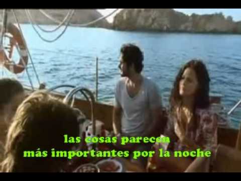Applejack  En Espanol de The Triangles Letra y Video