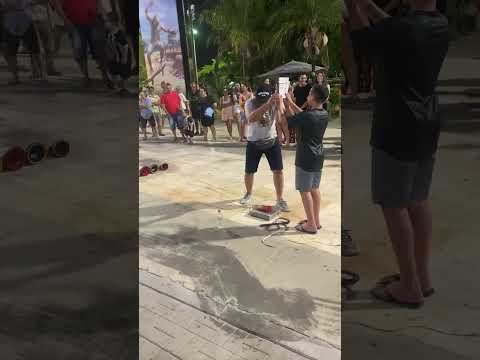 Ele mudou a cor da água e surpreendeu a todos