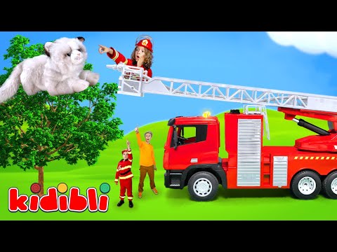 İtfaiyeci Çocuklar Zor Durumdaki Kediyi Kurtarıyor! 😱 İtfaiye Videoları 🚒 | Kidibli