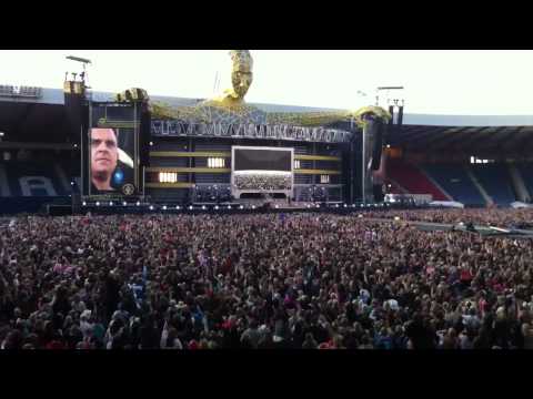 Progress Live 2011: Robbie Performs Let Me Entertain You At Glasgow (22 June)