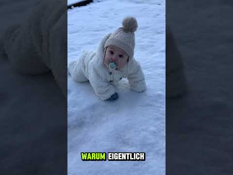 Unglaublich! Norwegische Eltern lassen Babys im eiskalten Schnee 😱❄️#shorts