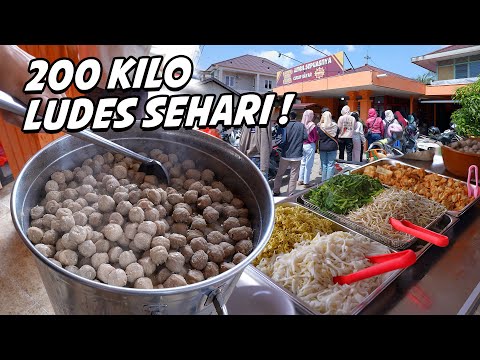 WARUNG INI GA NYANGKA 200 KILO SECEPAT INI HABISNYA !