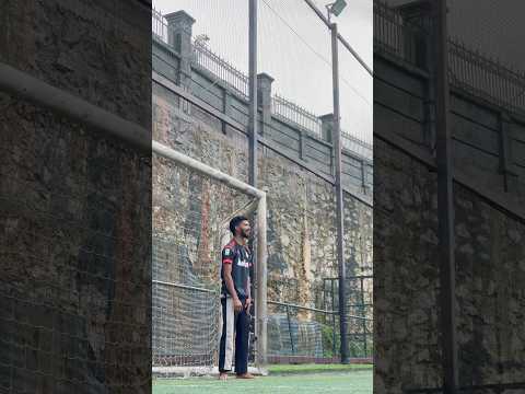 കൊടുത്തവന്റെ അണ്ണാക്കിലൊന്ന് 😎