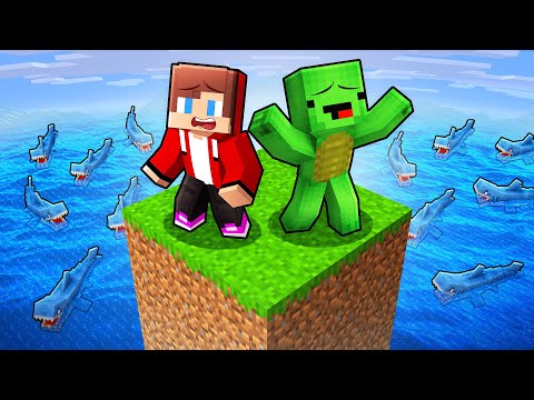 Mikey and JJ Survive on a Sea Tower in Minecraft (Maizen)
