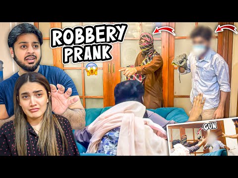 SCARIEST ROBBERY PRANK 😱 | Ghar Py Daku Agaye 😰 | Iqra & Bhabhi Rona Lag Gai 😭